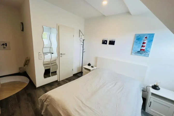 Room 4 of 14
