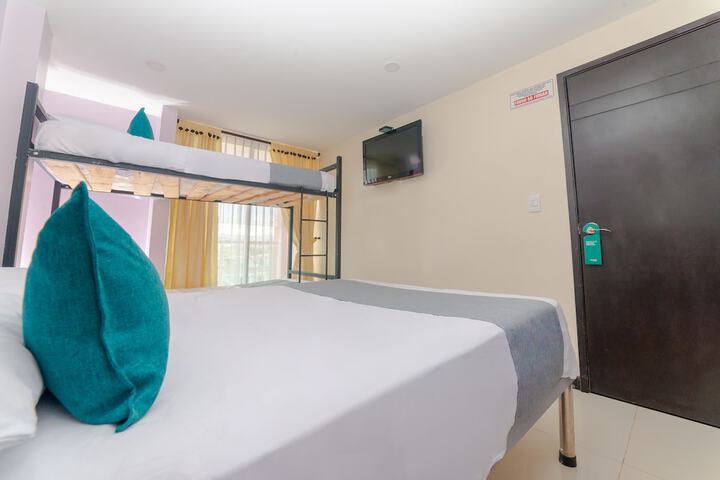 Room 4 of 25