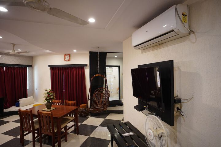 Room 16 of 44