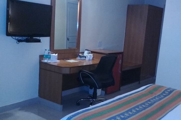 Room 13 of 30