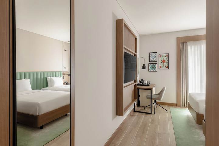 Room 34 of 118