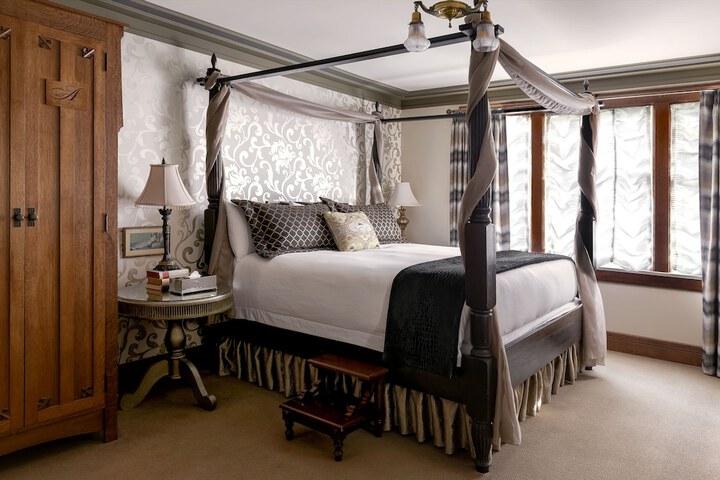 Room 10 of 41