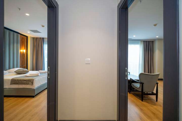 Room 26 of 92