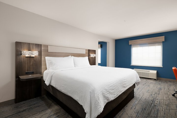 Room 12 of 50