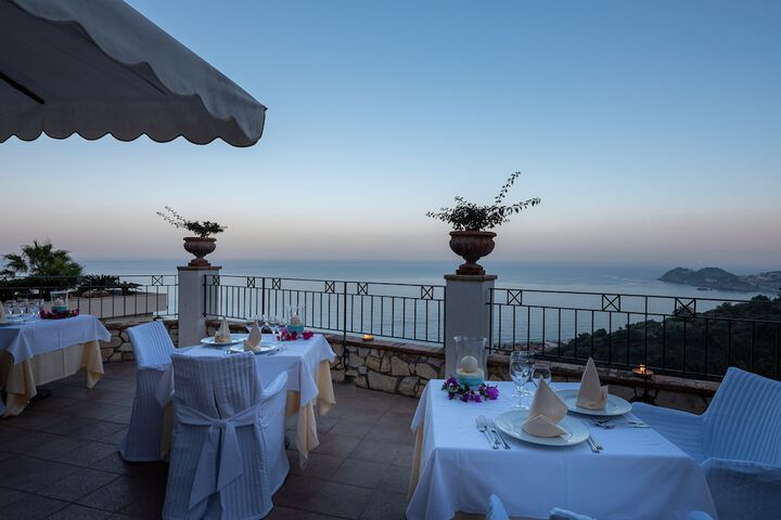 Dining 106 of 121