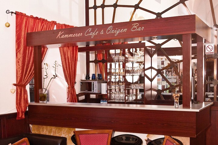 Lounge 57 of 67