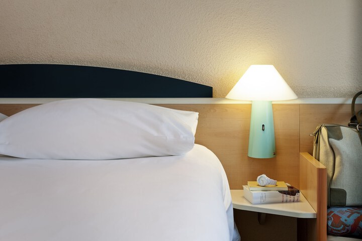 Room 2 of 31