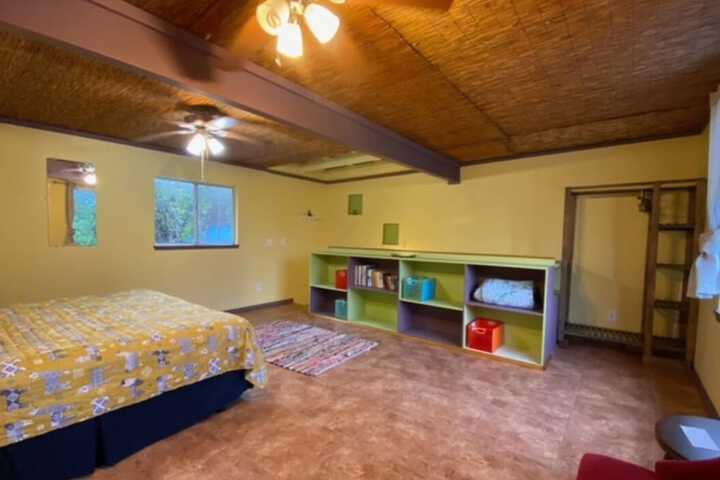 Room 4 of 37