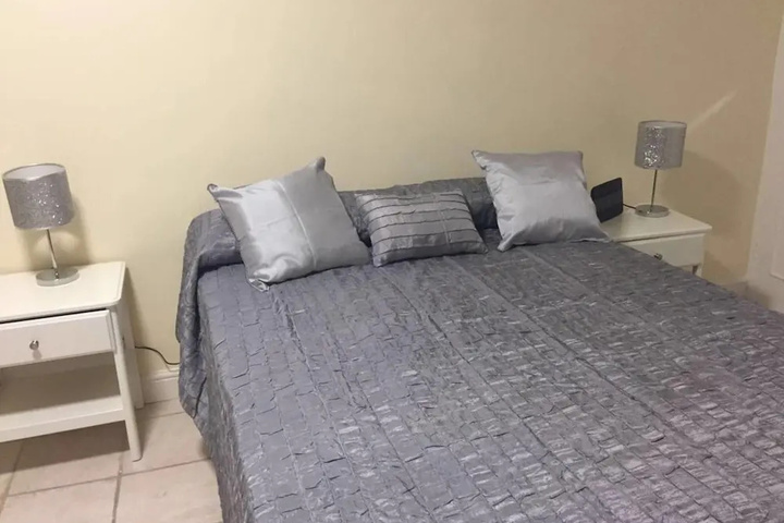 Room 5 of 13