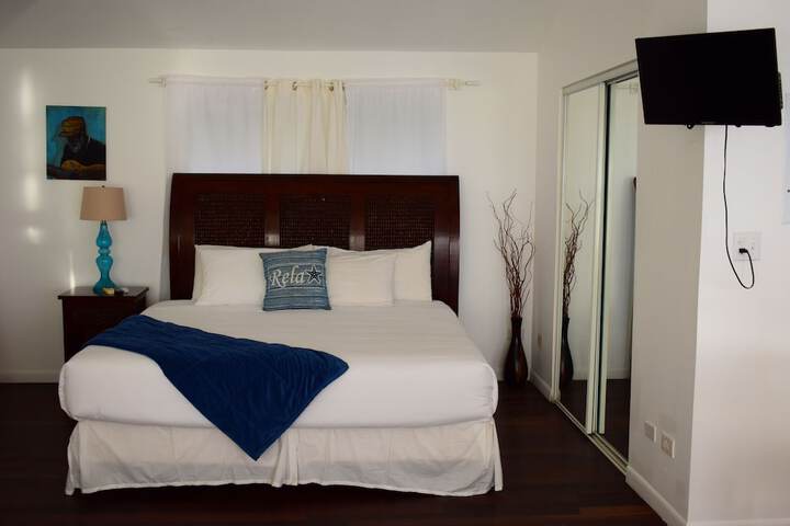 Room 3 of 74