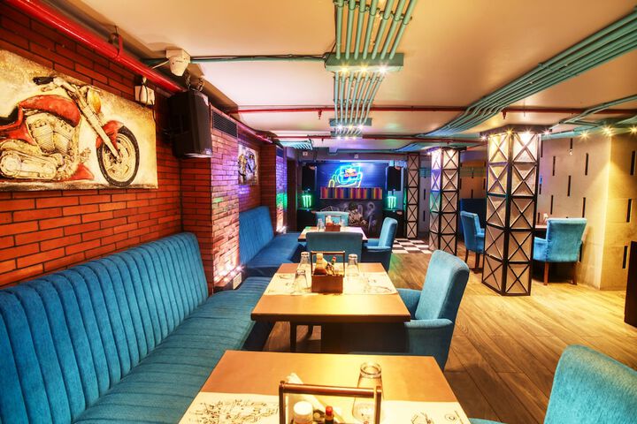 Lounge 127 of 134