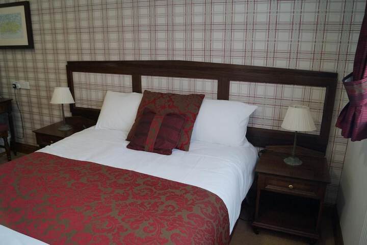 Room 4 of 51