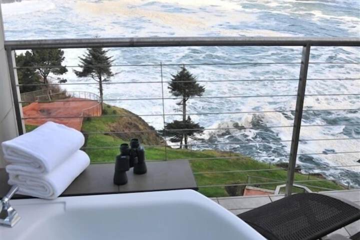Hot Tub 26 of 42