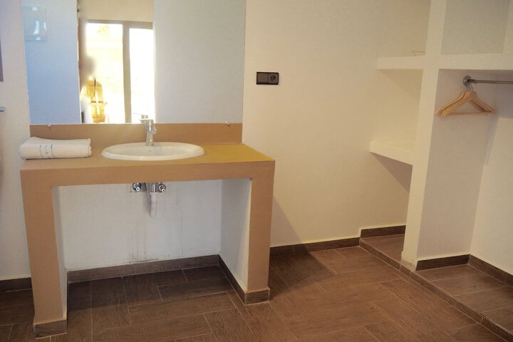 Room 10 of 63