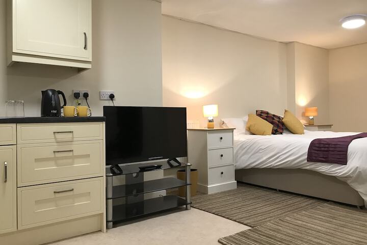 Room 27 of 65
