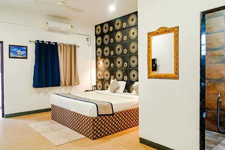 Room 10 of 37