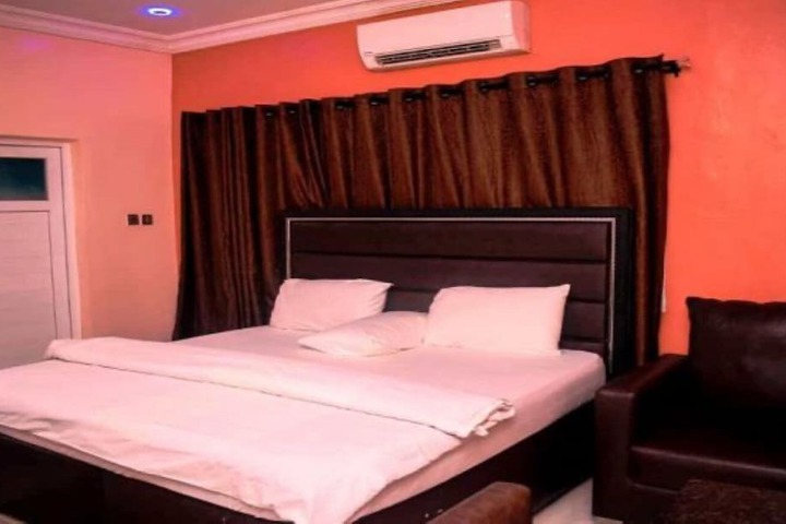 Room 3 of 24