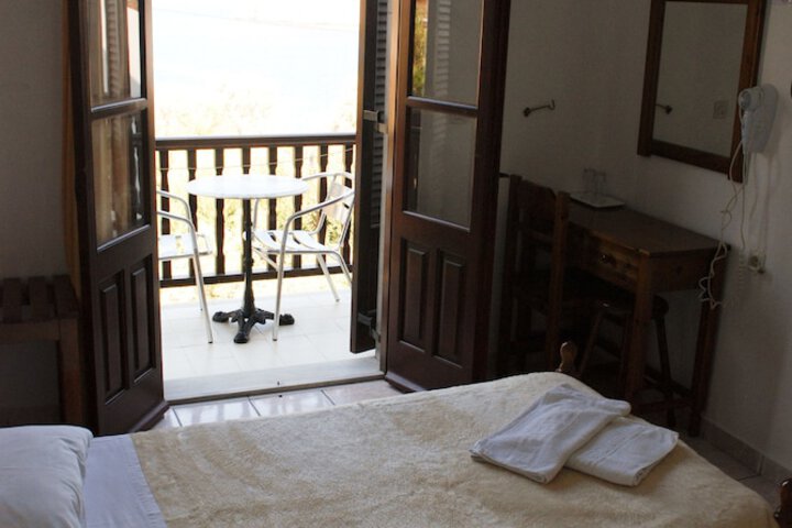 Room 6 of 37