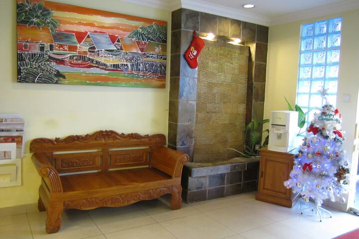 Entrance & Lobby