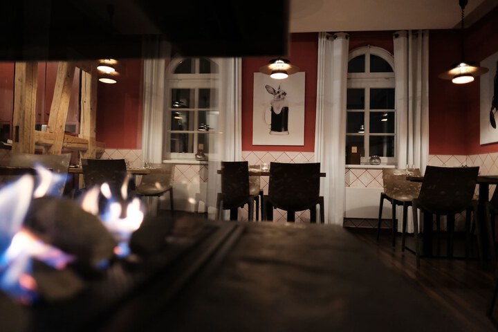 Dining 26 of 35