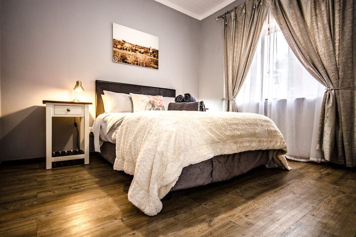 Room 4 of 73