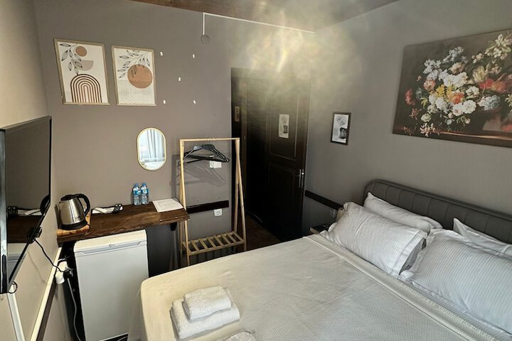 Room 17 of 36