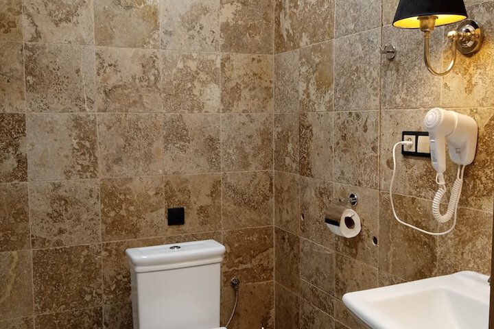 Room 43 of 99