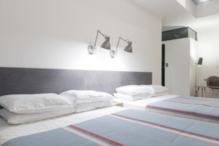 Room 54 of 214