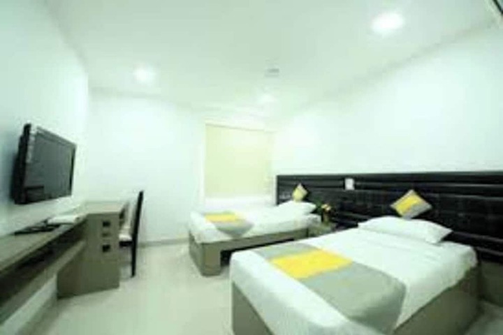Room 3 of 27
