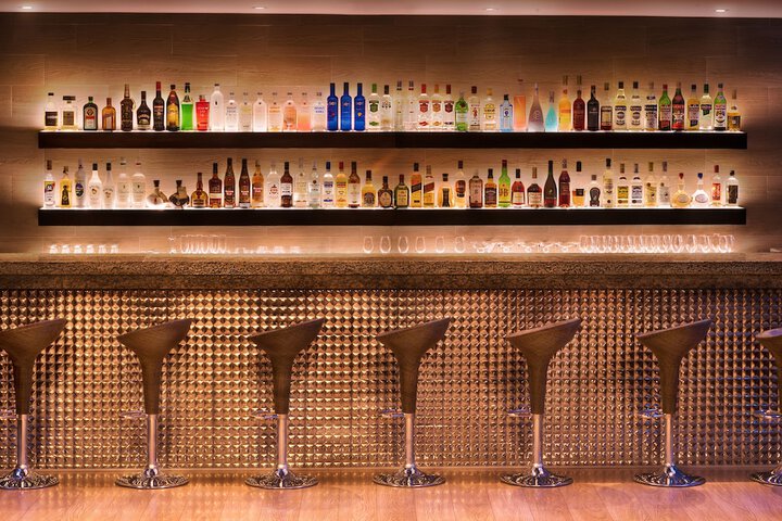 Lounge 62 of 80