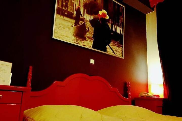 Room 26 of 48