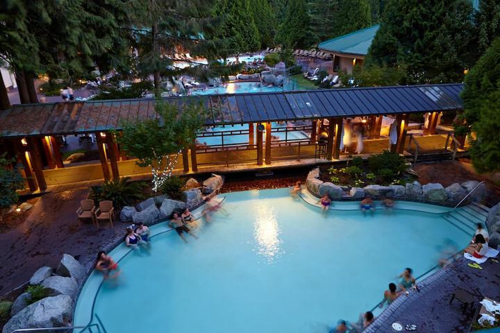 Hotel with Pool