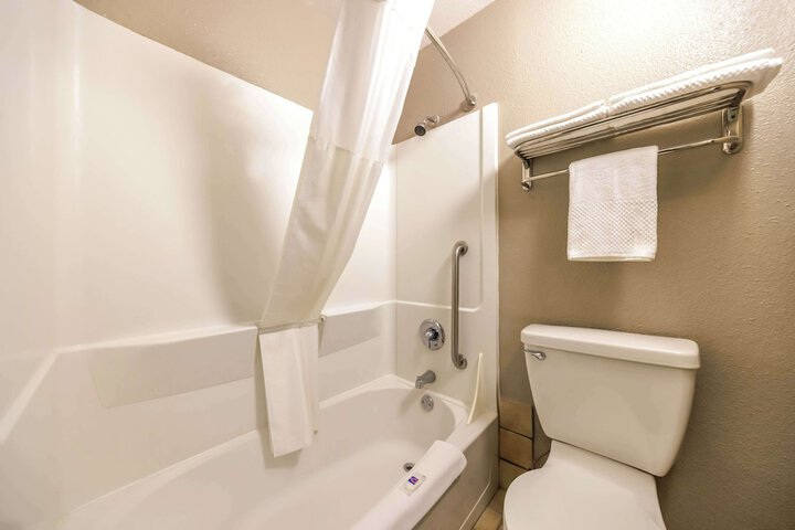 Room 21 of 29