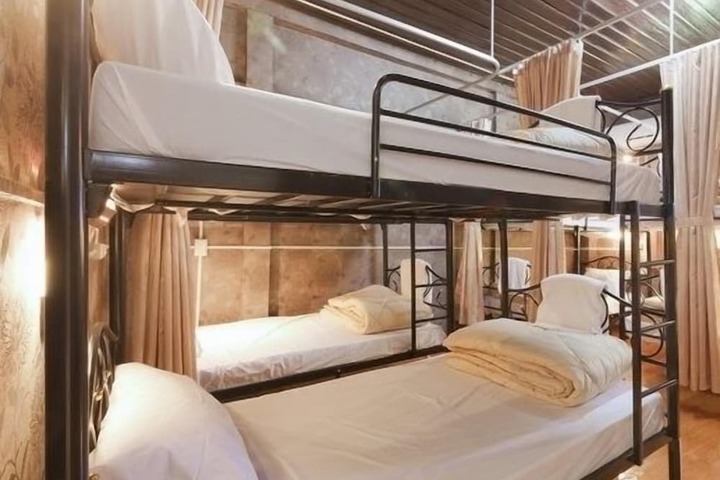 Room 10 of 25