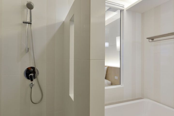 Room 46 of 108