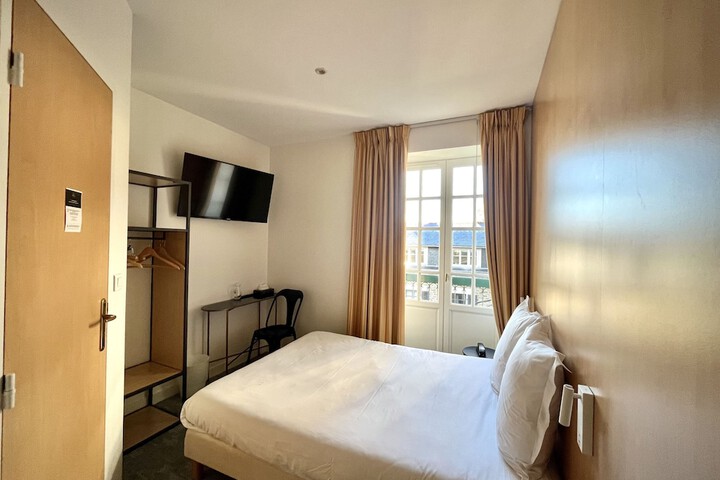 Room 4 of 29