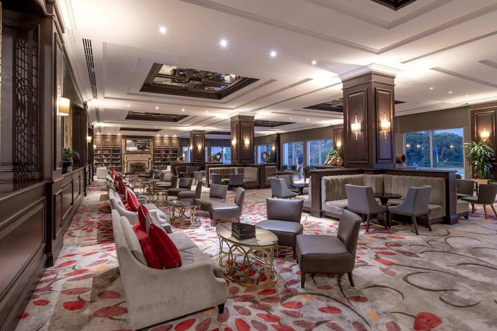 Lounge 150 of 167
