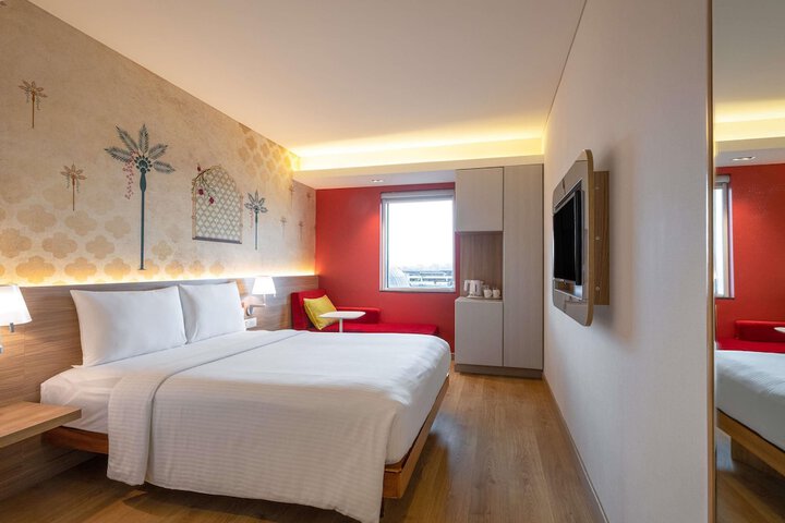 Room 16 of 52