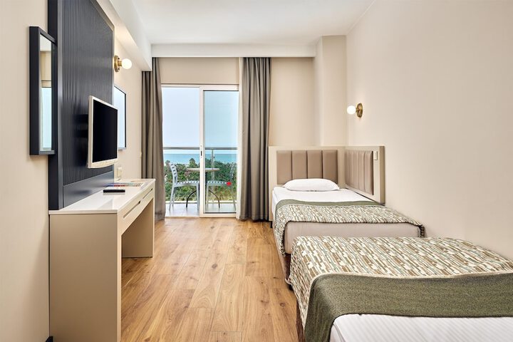 Room 27 of 120