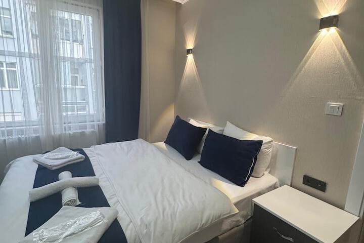 Room 22 of 49