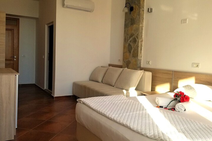 Room 17 of 100