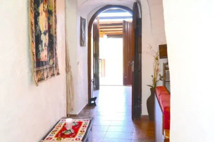 Room 4 of 13
