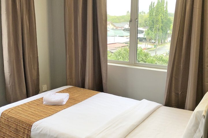 Room 3 of 71