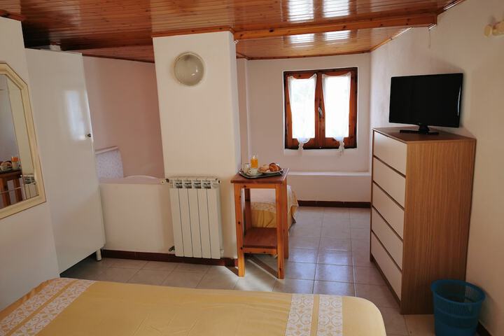 Room 5 of 45