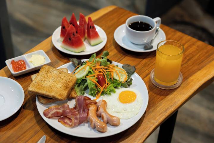 Breakfast/Coffee Service 72 of 79