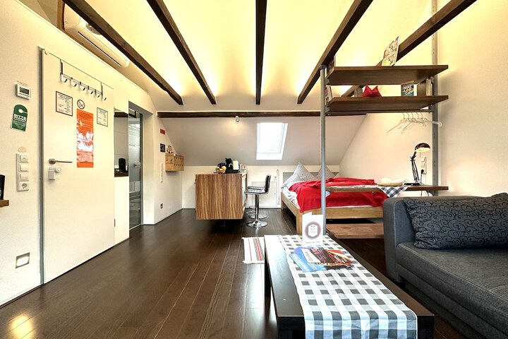 Room 6 of 60