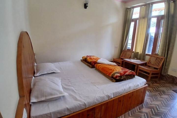 Room 2 of 5