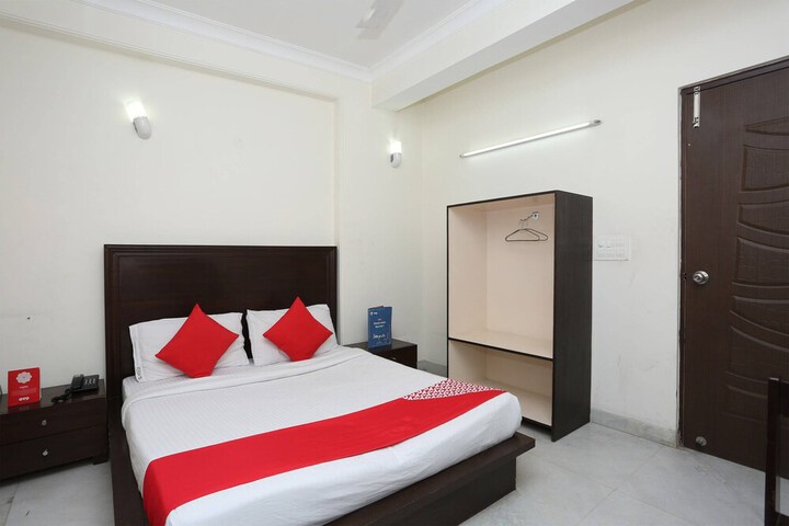 Room 9 of 26