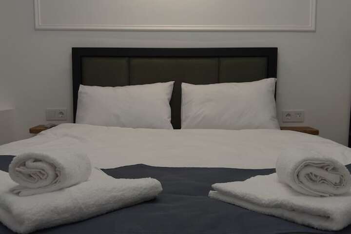Room 3 of 6