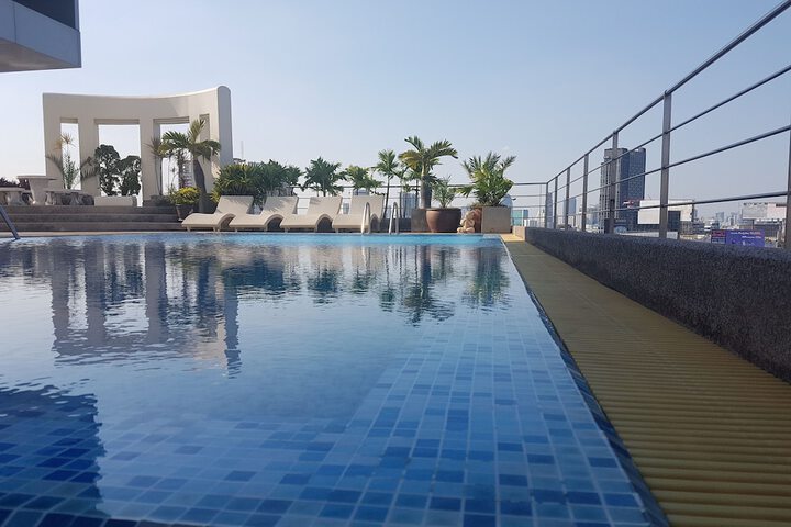 Pool 83 of 195